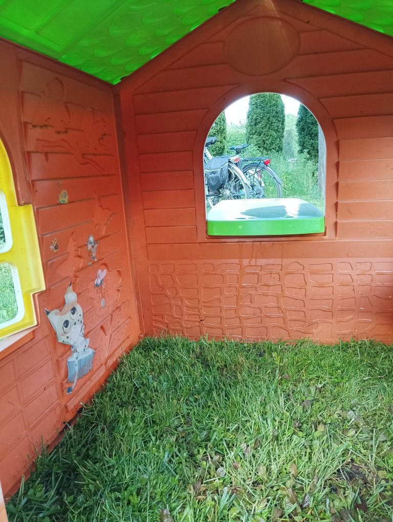 Domek dla dzieci ogrodowy,zjeżdzalnia,konik na biegunach plac zabaw