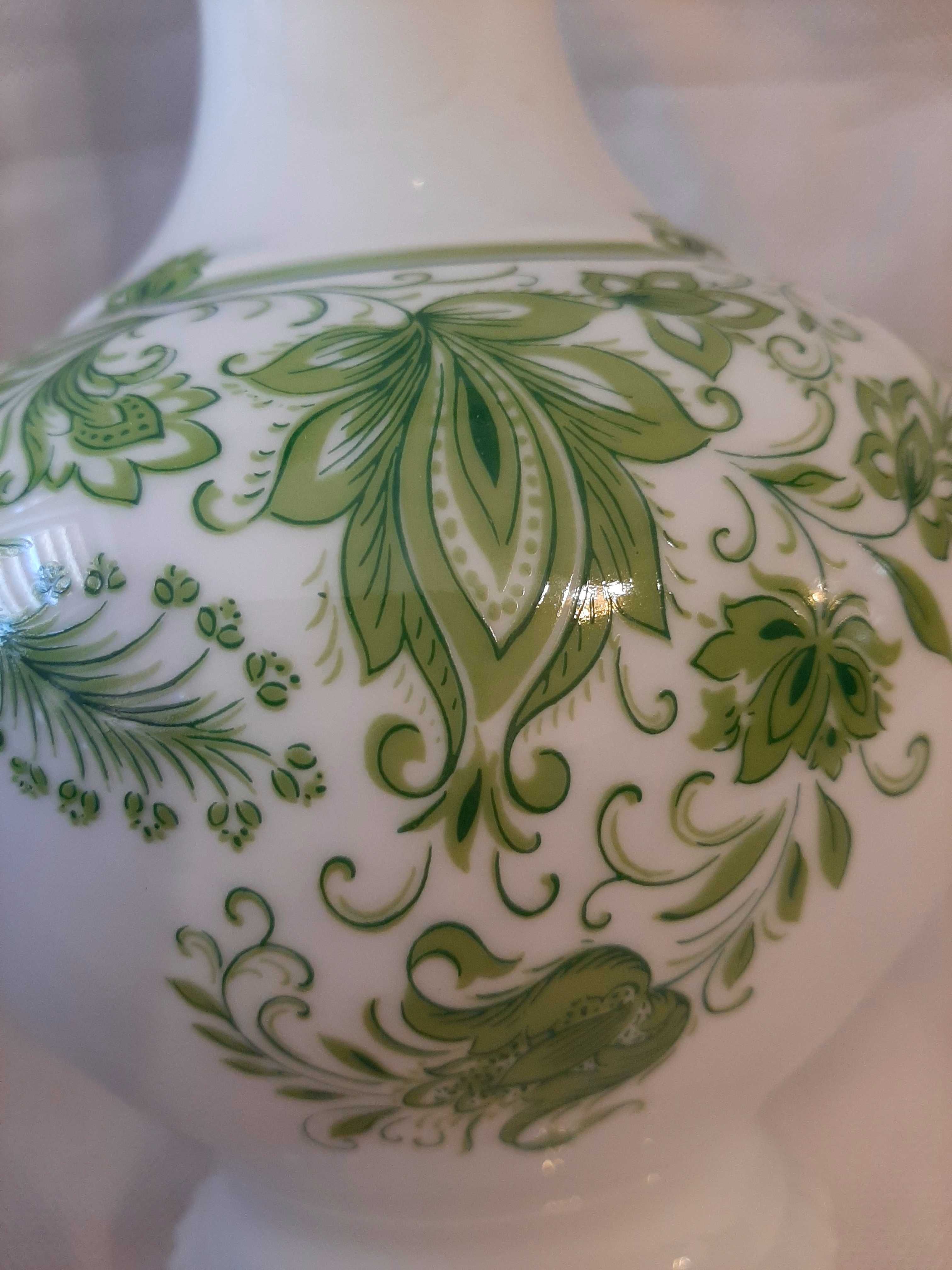 Piękny porcelanowy wazon sygnowany-Germany .