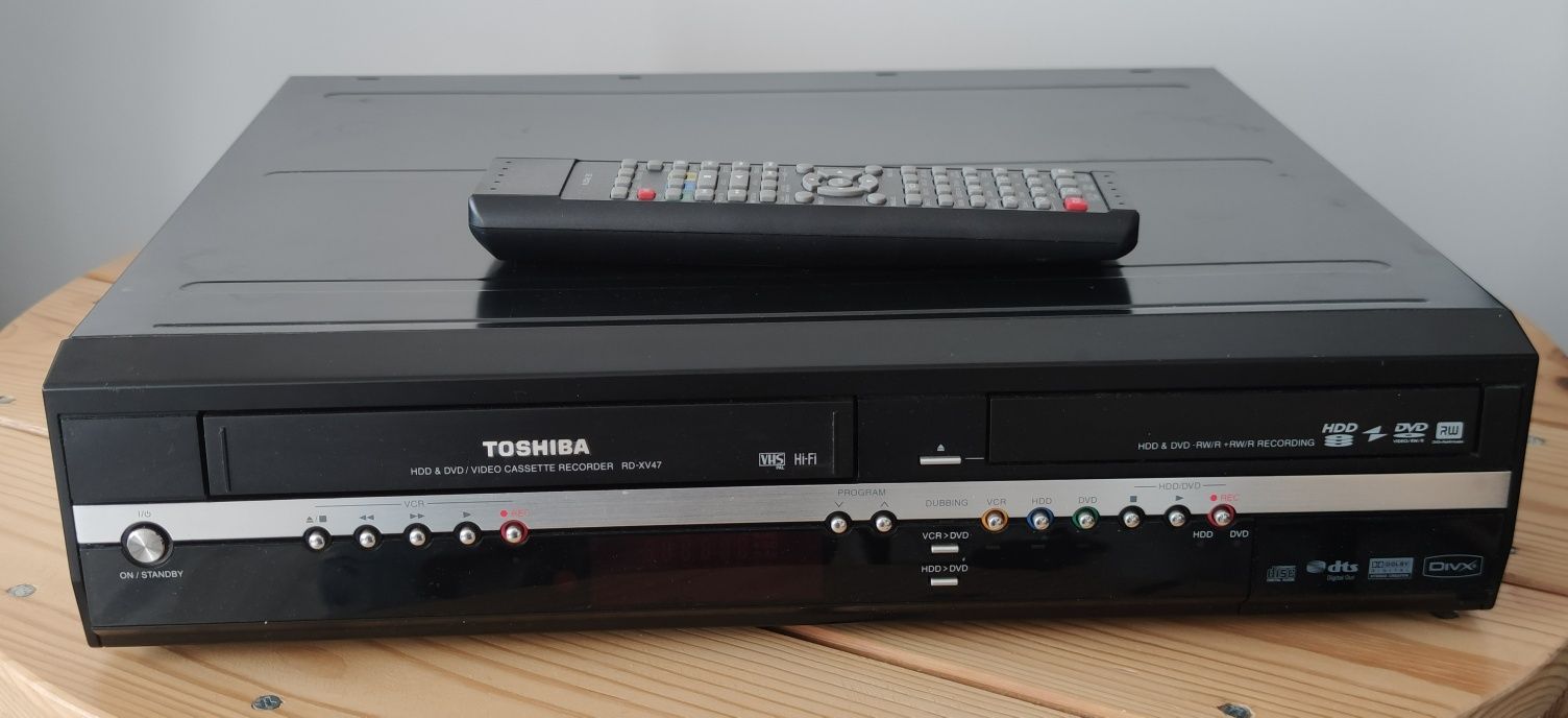 TOSHIBA RD-XV47 DVD/VHS/HDD combo nagrywarka pilot