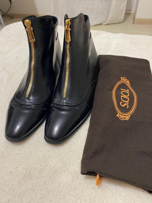 Skórzane sztyblety brytyjskiej marki TOD’S