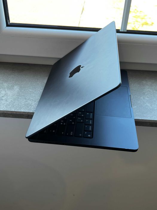 MacBook Pro 14" M3 Pro / 18 GB RAM / 1 TB SSD – Space Black