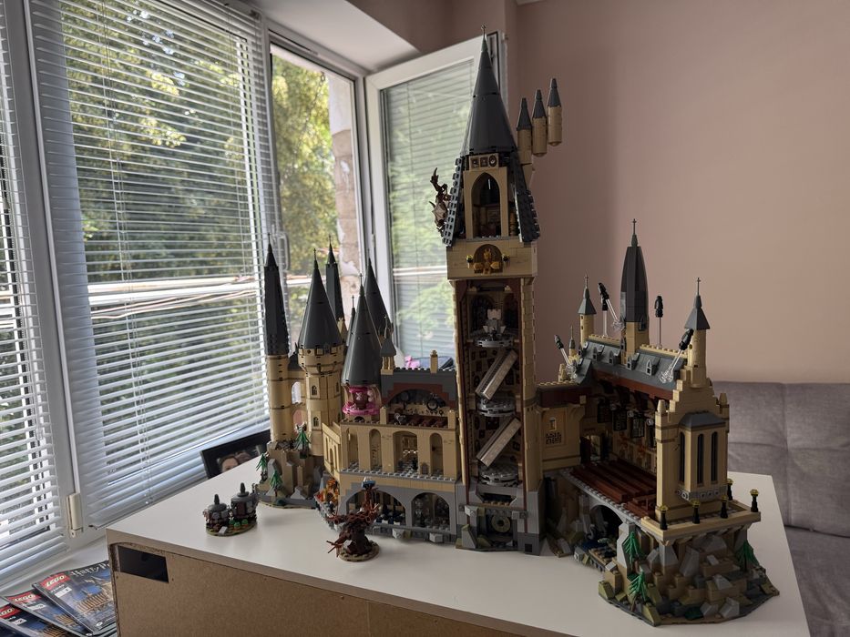 Lego Хогрватс оригинал с упаковкой и минифигурками собранный