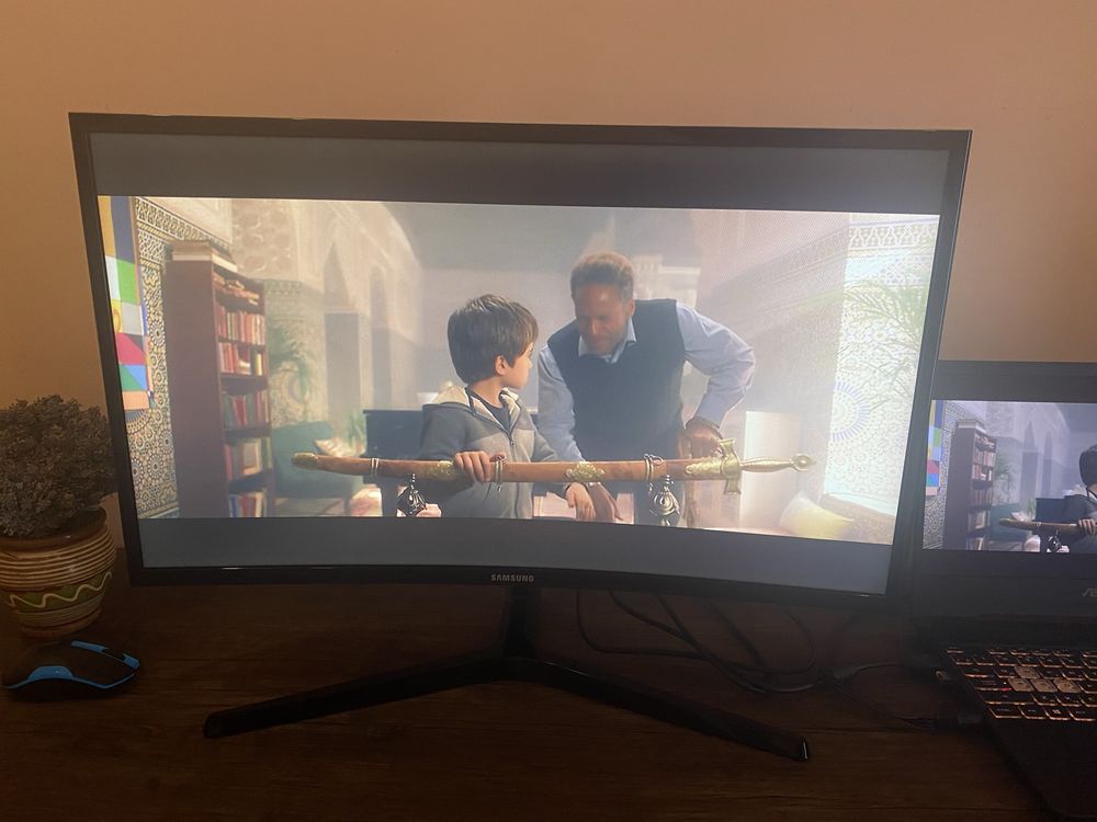 Монітор Samsung  27" Full HD (вигнутий)