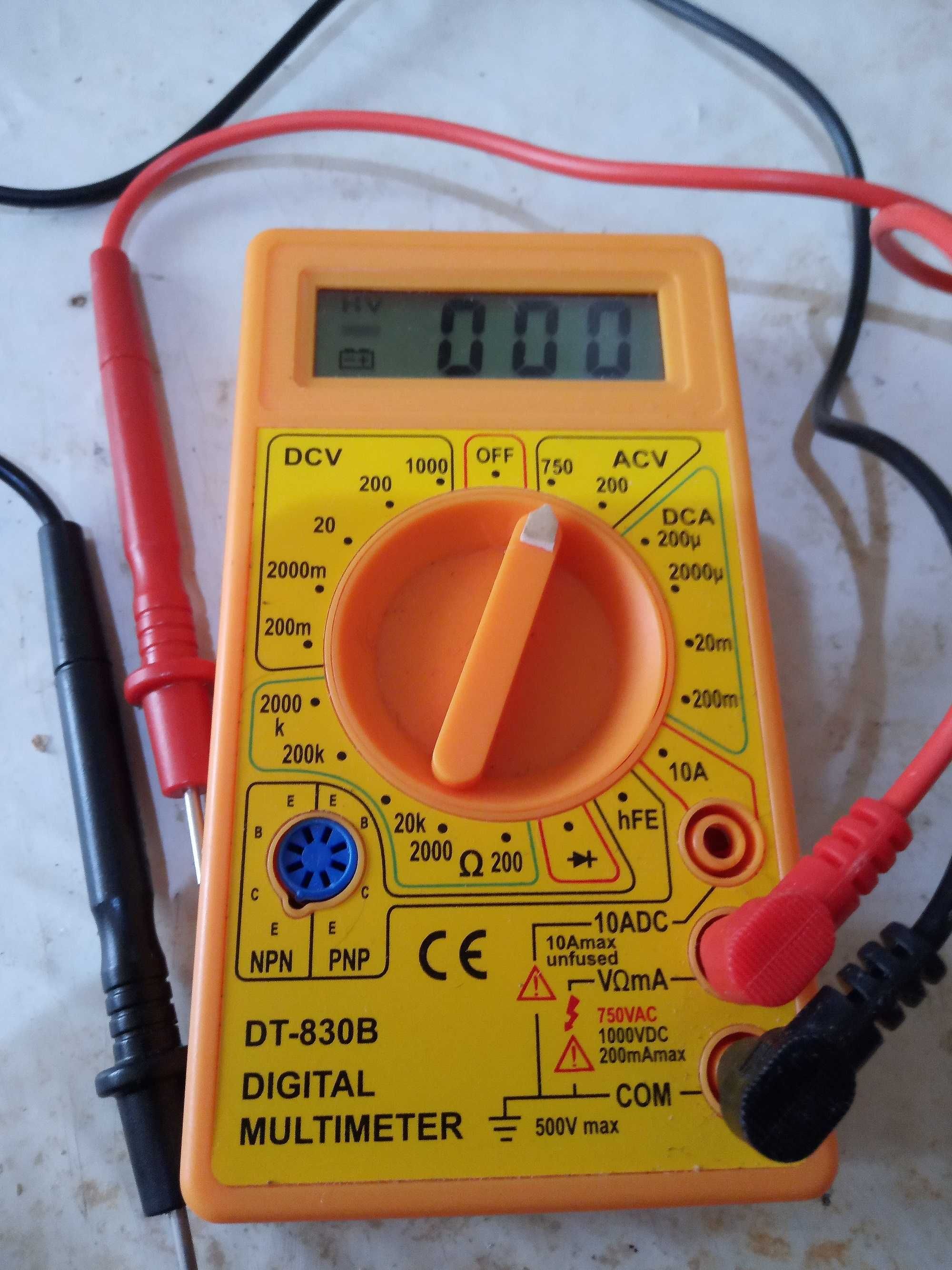 мультиметр рабочий для измерений электронных компонентов