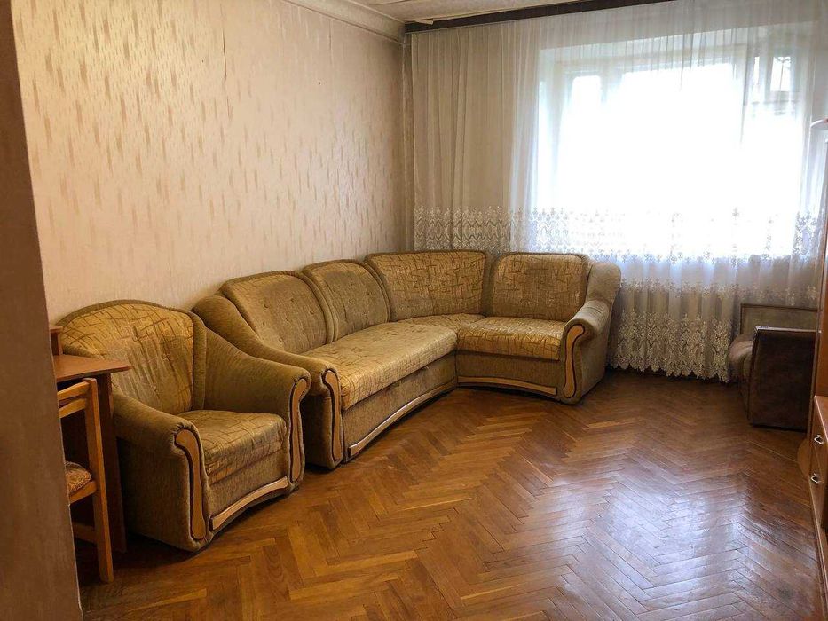 Оренда 3 к.кв.( поруч  м.Деміівська)