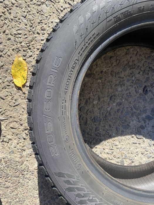 Продам комплект хорошої зимової резини Nokian. 205/60R16.