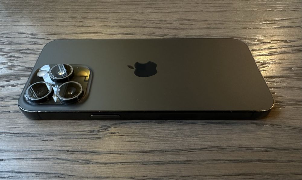 iPhone 15 pro max 256 e-sim neverlock battery 87% black titanium