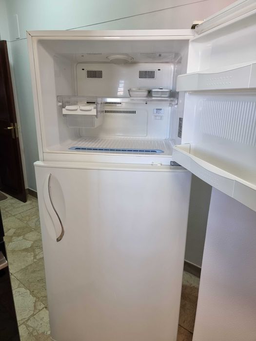 Frigorífico Combinado LG em ótimo estado