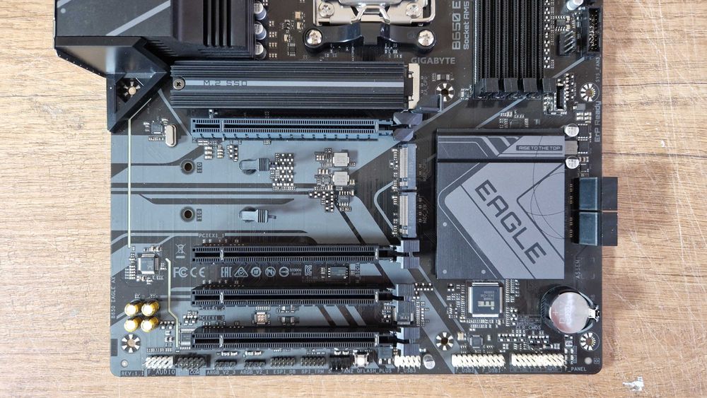 Płyta główna Gigabyte B650 EAGLE AX box gwarancja nr. 514095