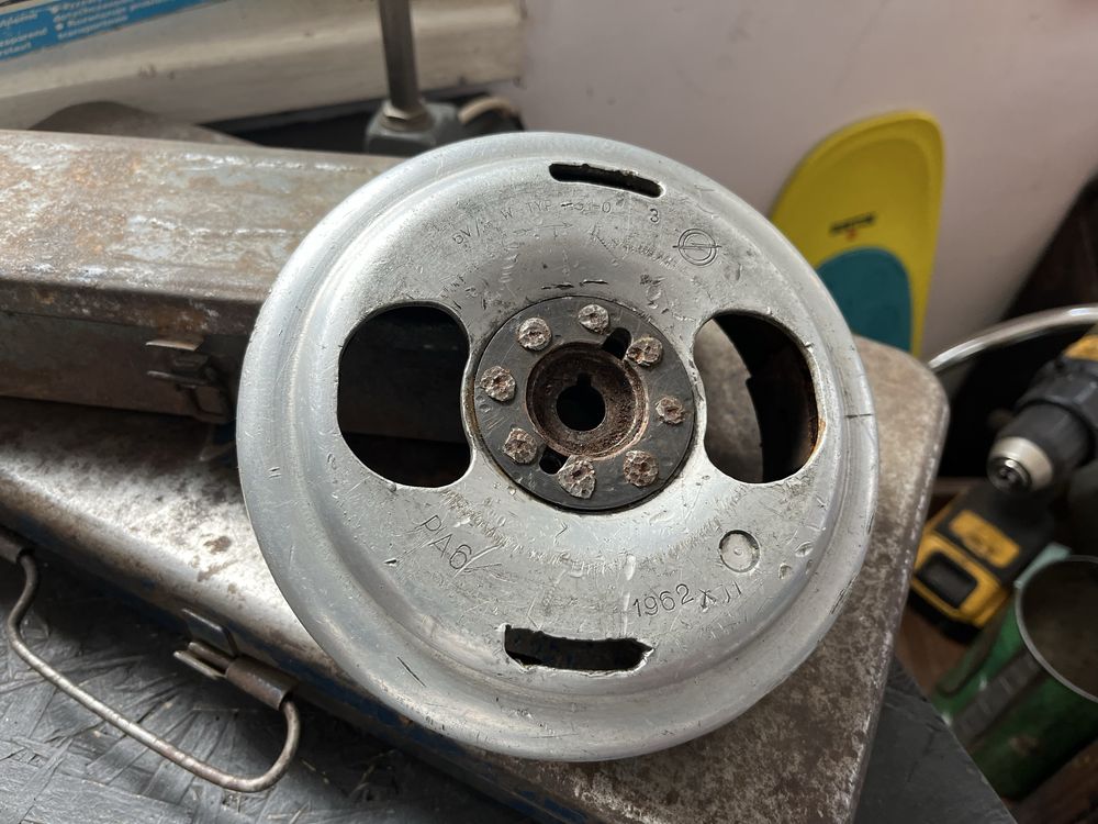 WFM WSK M06 S01 magneto kolo magnesowe oryg ladne