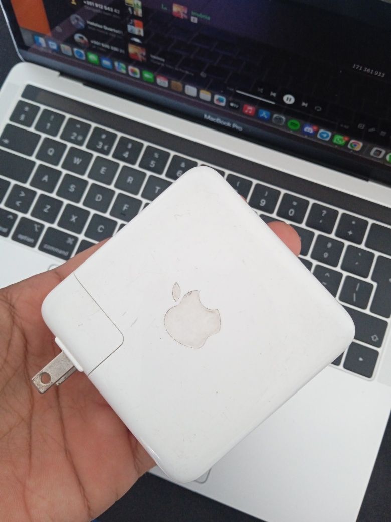 Carregador Fonte MacBook Pro 2019 tipo C 61w