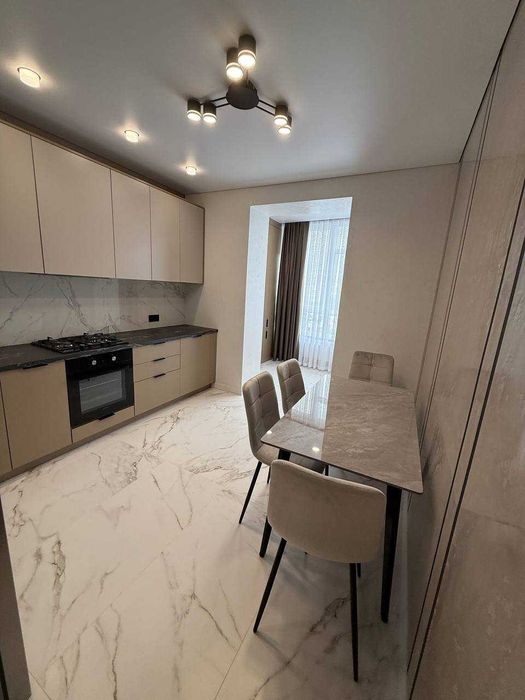 2к, Виставка, Рауш, здана НБ, дизайн.ремонт