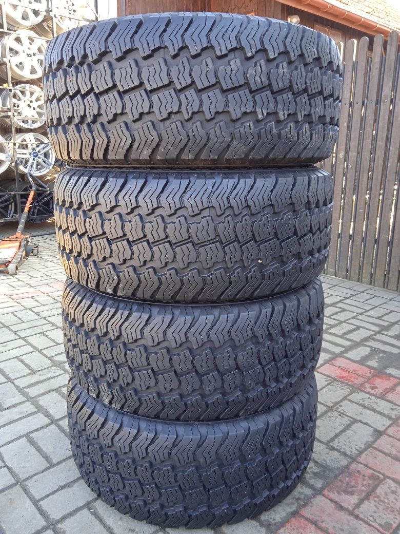 Opony 325/60R15 Kumho 31x10.50 Road Venture A/T  Super Stan