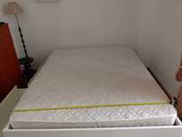 Cama de casal em óptimo estado