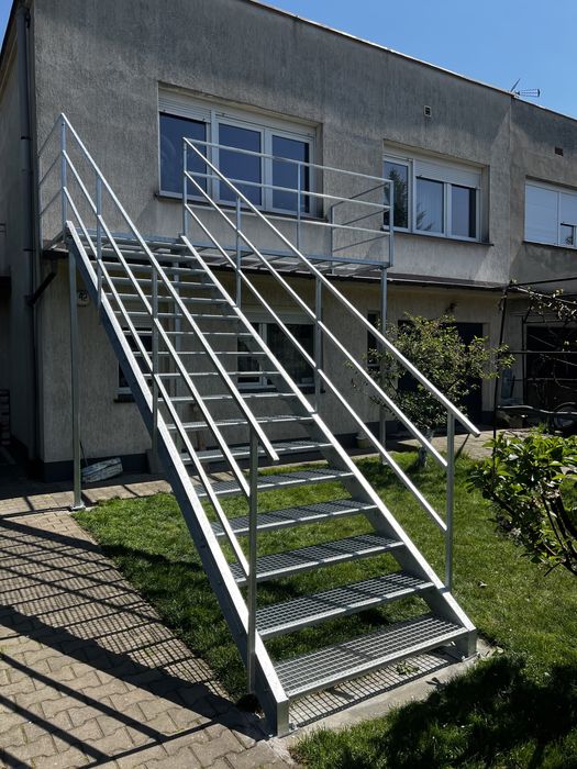 Schody ocynk metalowe stalowe techniczne kratownica
