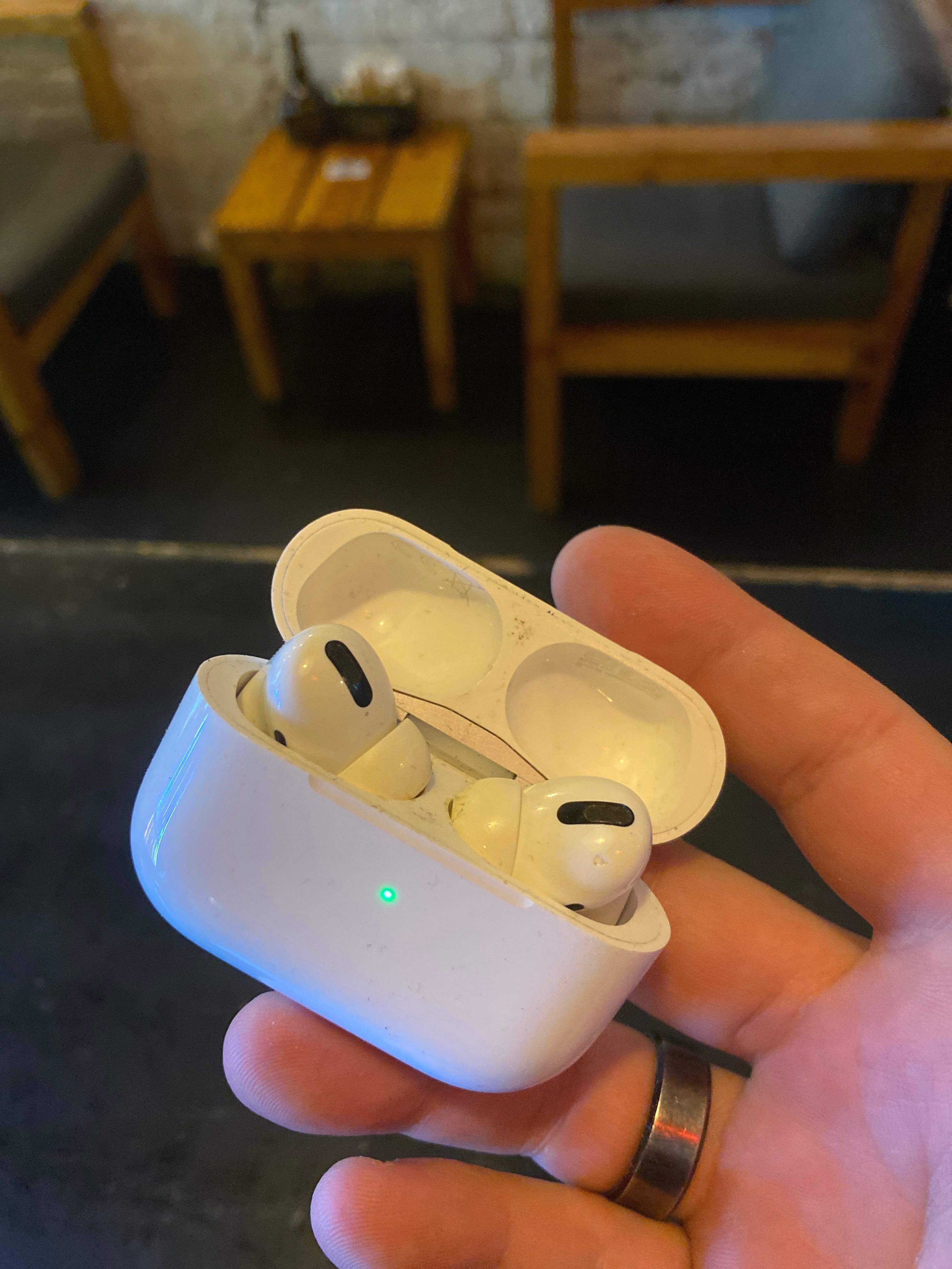 AirPods Pro 1st gen оригінал, комплектація без кабеля зарядки