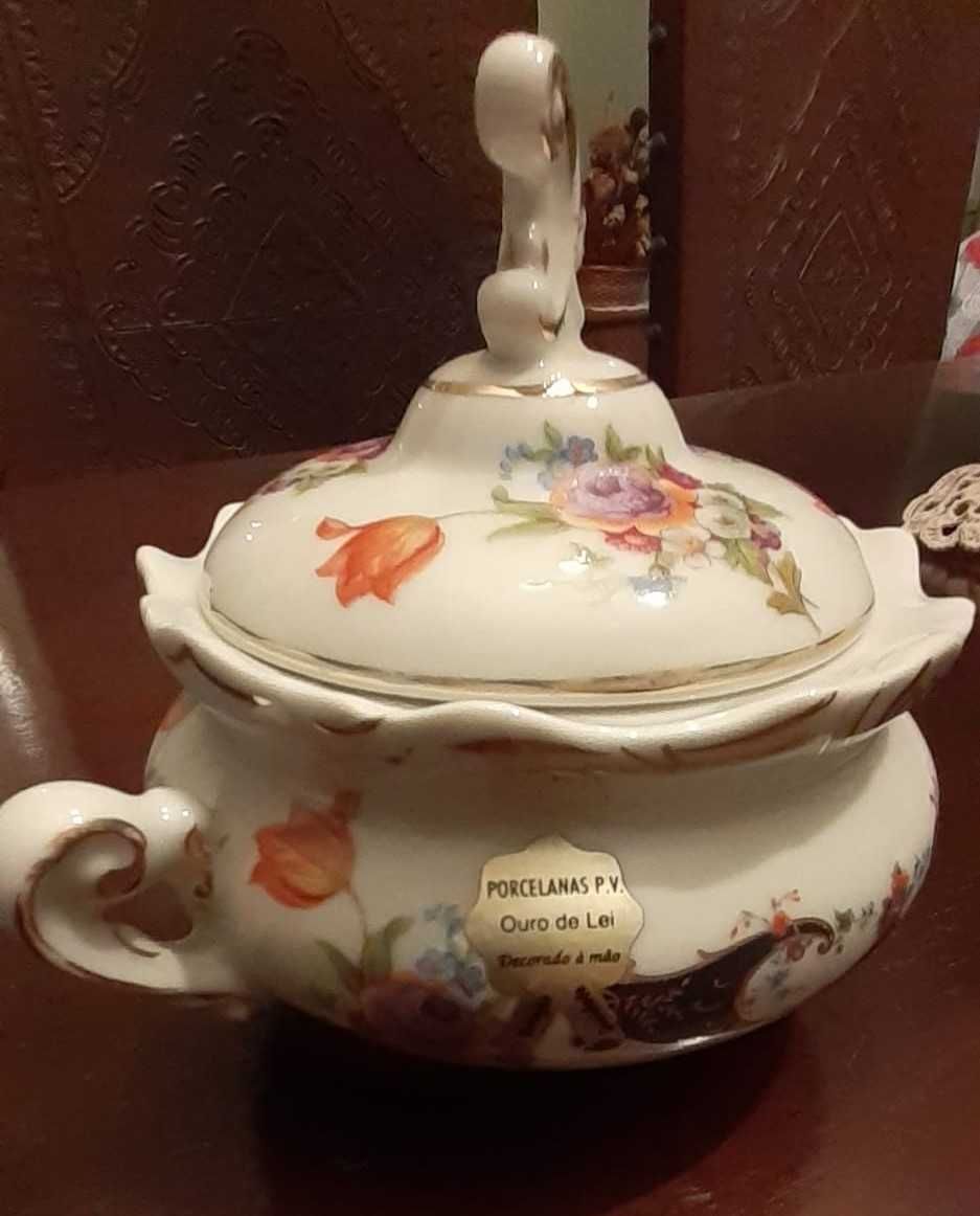 Açucareiro em porcelana e pintado à mão