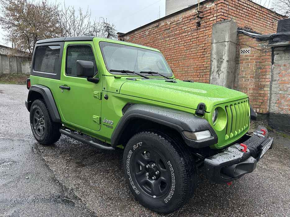 Jeep Wrangler Sport edition в ідеальному стані