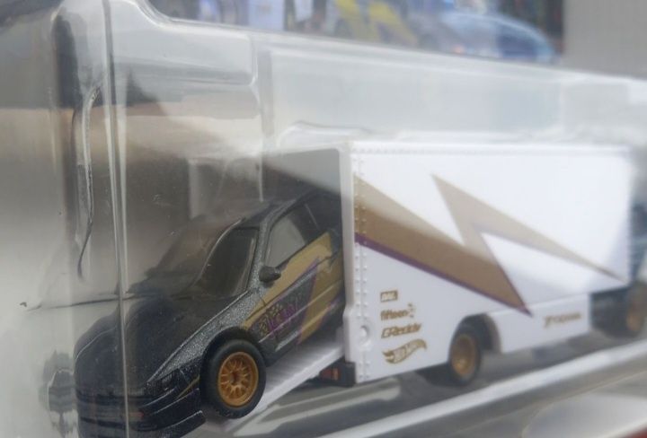 Hot wheels team transport nissan silvia s13