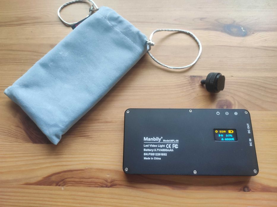 Kompaktowa lampa LED z funkcją power bank - Manbily MFL-06