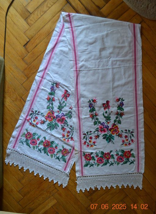 Рушник вышитый "Цветы". Льняное полотно (лён). Вышивка крест 238х50 см