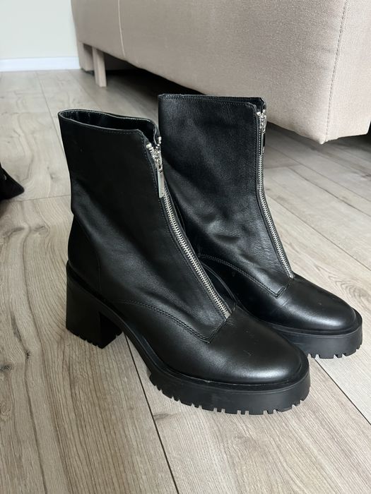Чобітки на підборах Zara 41