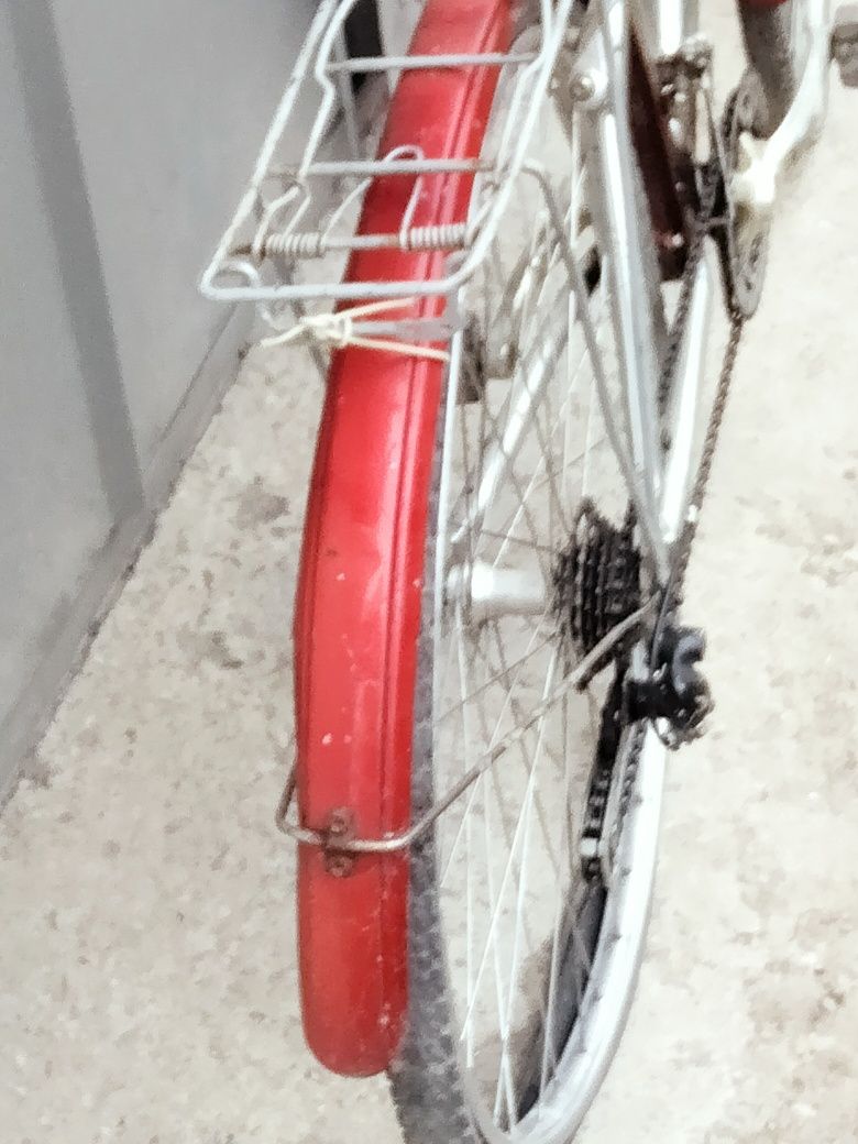 Велосипеди'.потрібен ремонт.