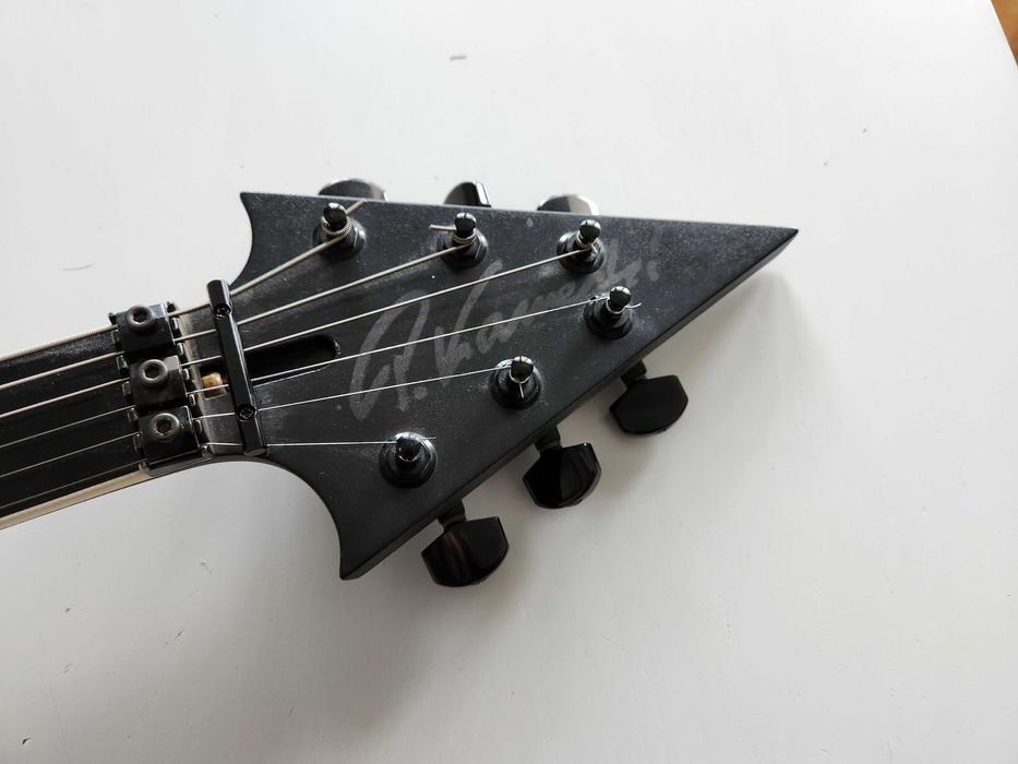 Gitara Flying V Kamecki lutnicza SD Blackouts + twardy case Barczak