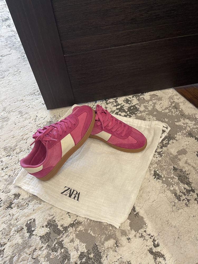 Кеди від бренду Zara