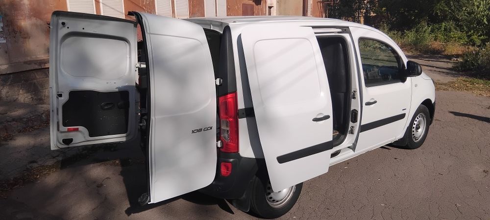 Мерседес сітан )