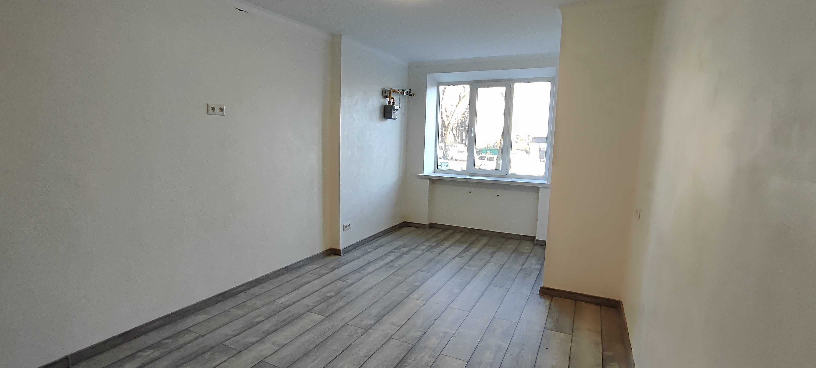Продається однокімнатна квартира з ремонтом в цегляному будинку