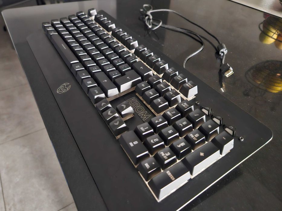 Teclado KROM mecânico