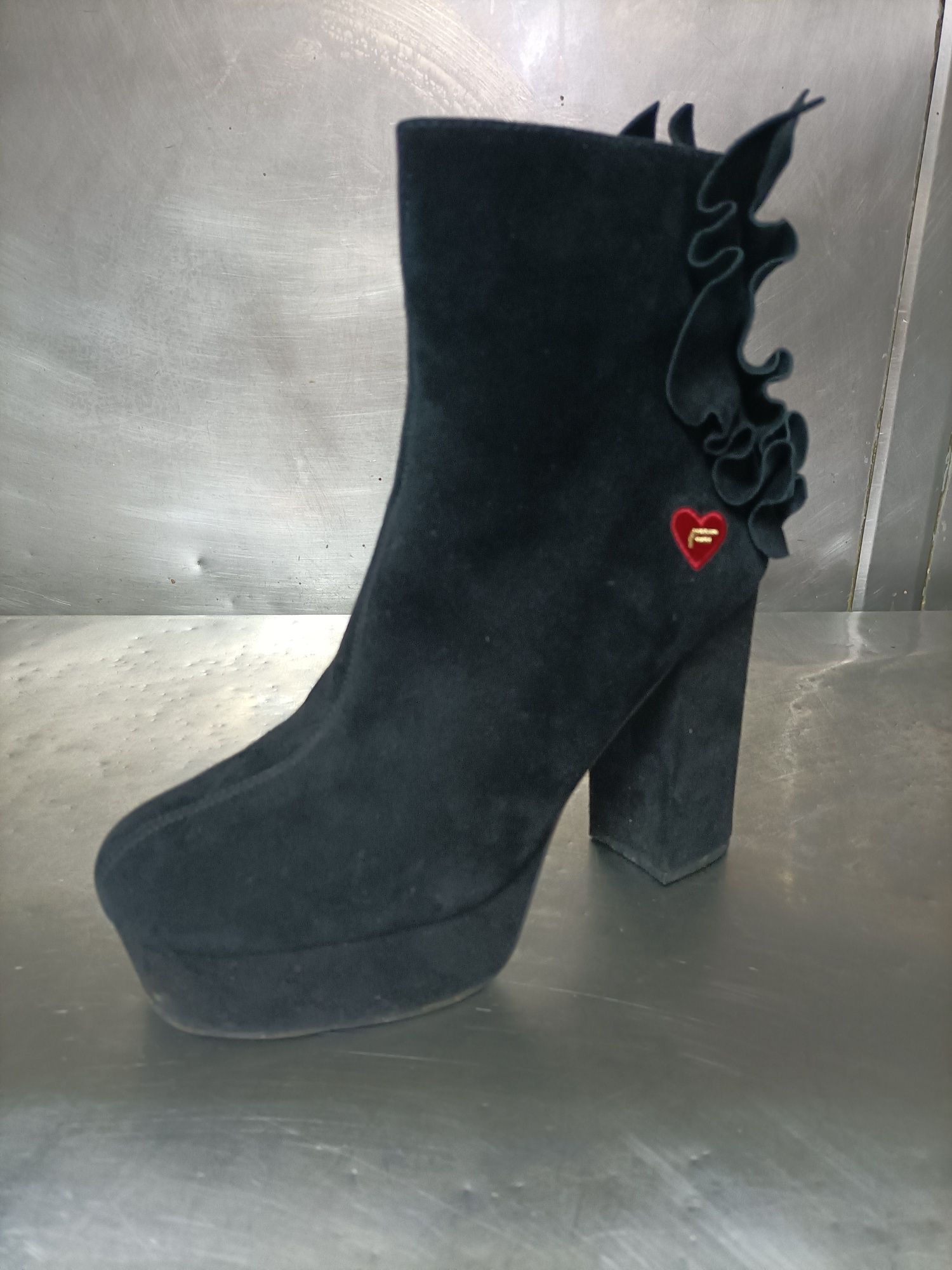 Botas super elegantes de mulher