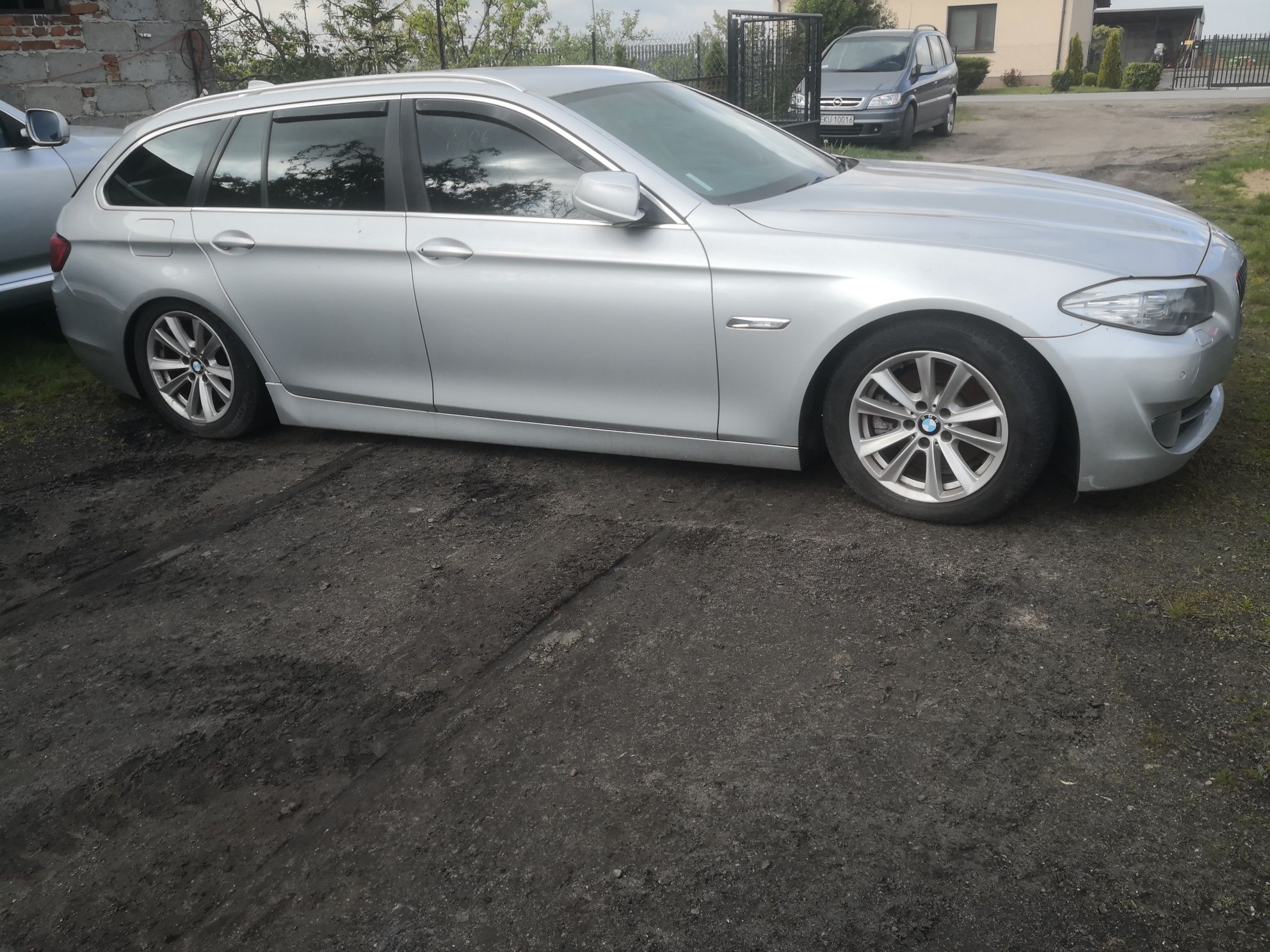 BMW F11 520d 184KM Anglik w całości titansilber 354/7 automat