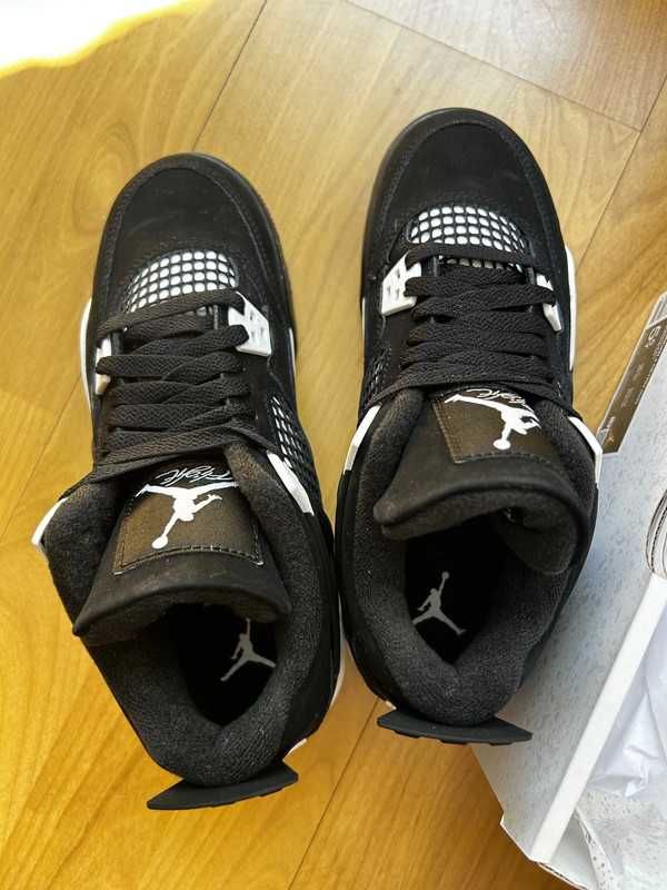 Jordan 4 Retro White Thunder 38 EU / 5,5US / 23,5 CM