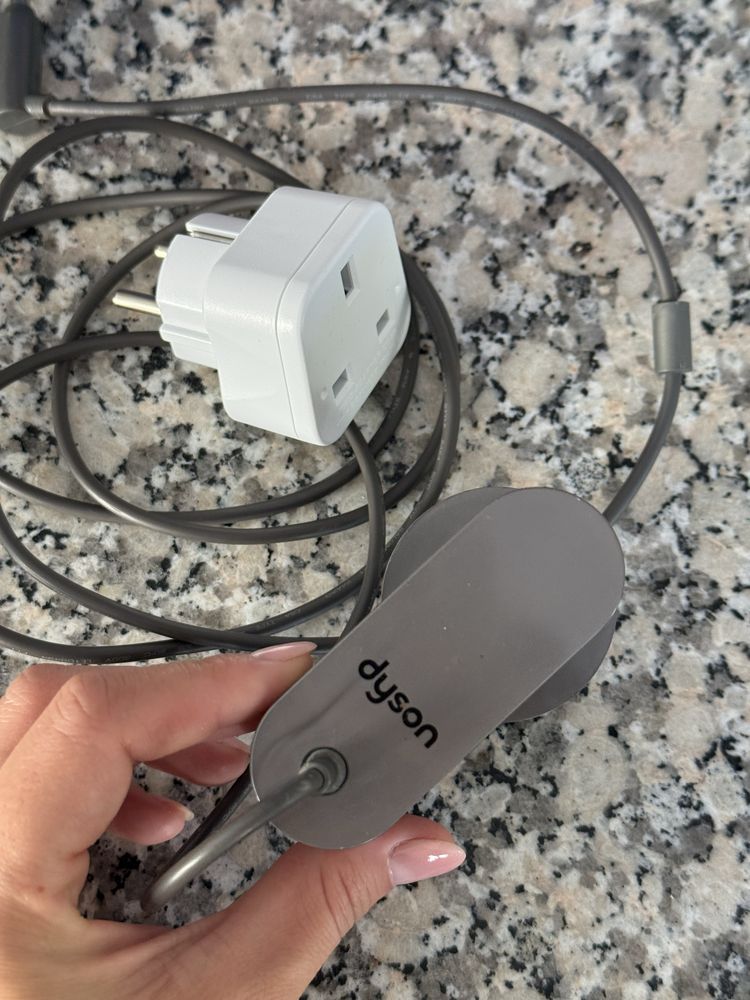 Dyson V6 (para tirar pecas)