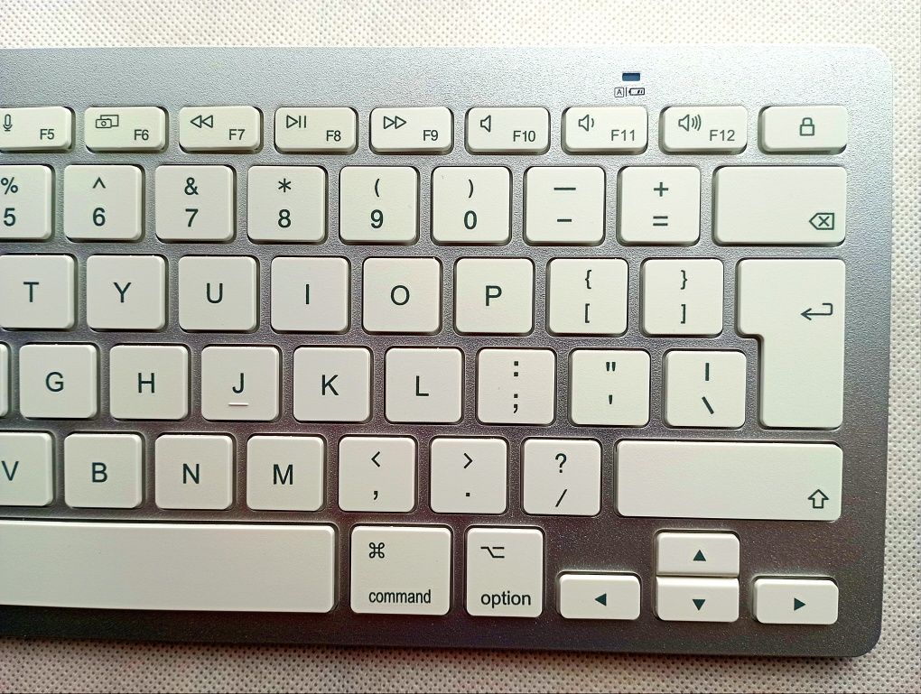 OMOTON zestaw stebrny bezprzewodowa Klawiatura KB066 + mysz  M503