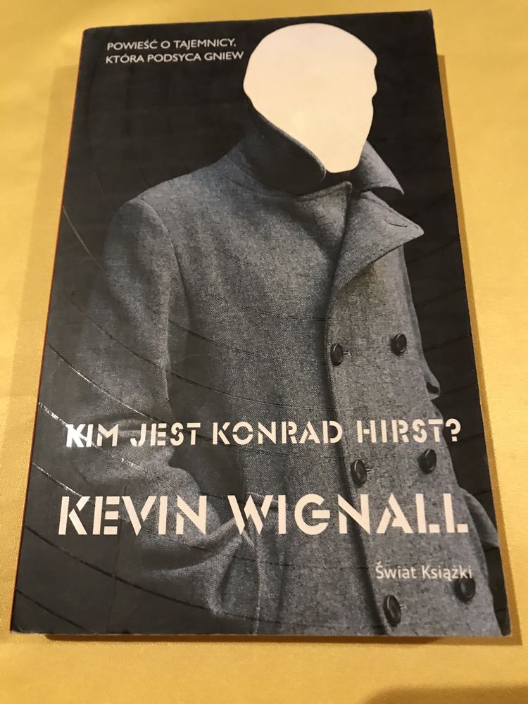 Kim jest Konrad Hirst? - Kevin Winegall