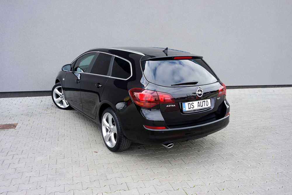 Opel Astra J 2.0 automat bixenon skóra z Niemiec oryginał lakier