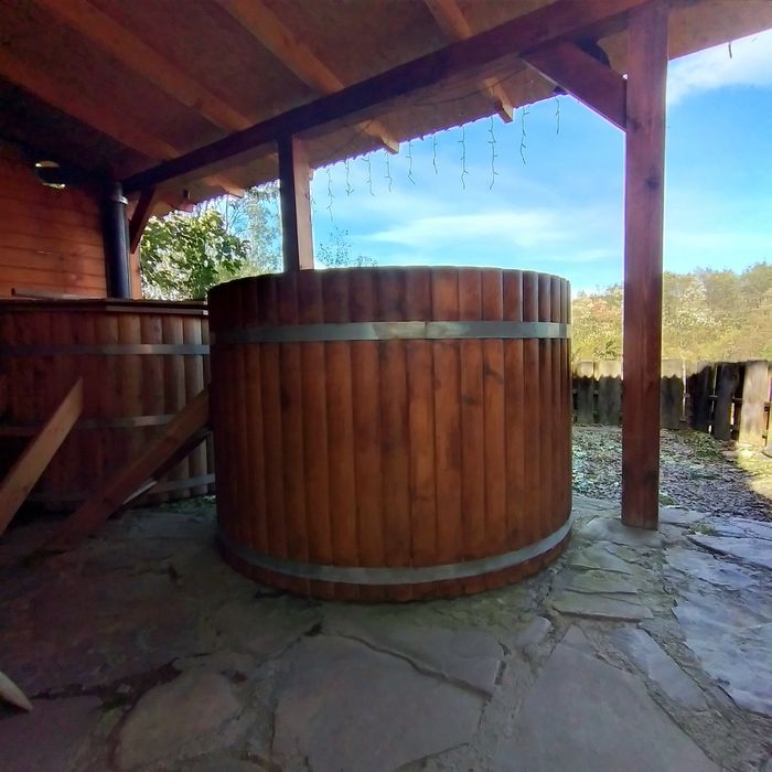 Котедж у Карпатах з чаном.