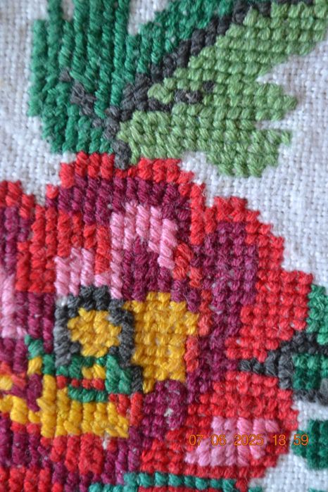 Рушник вышитый "Цветы". Льняное полотно (лён). Вышивка крест 238х50 см