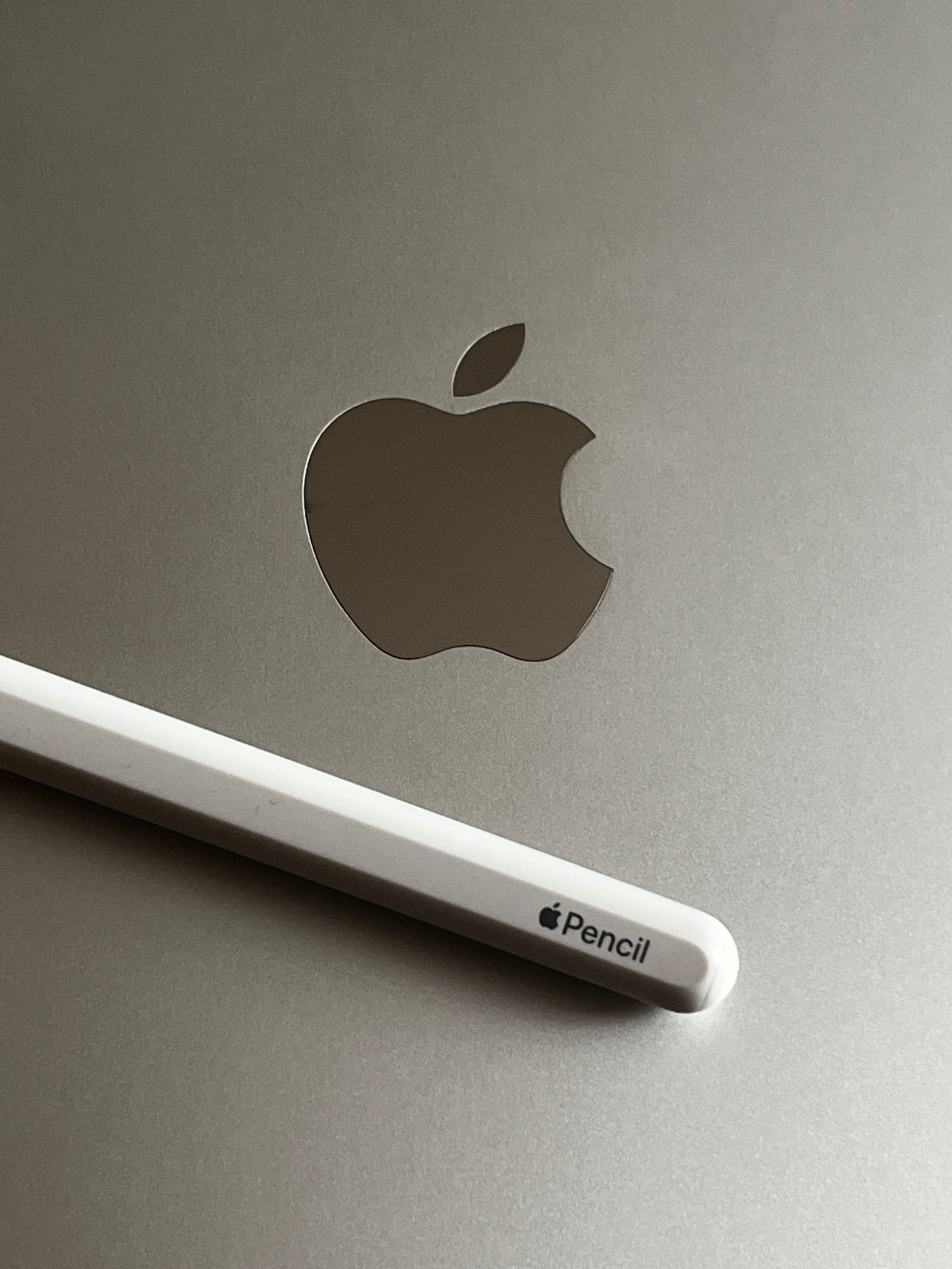 iPad Pro 12,9 cala 4 generacji + rysik 2 generacji