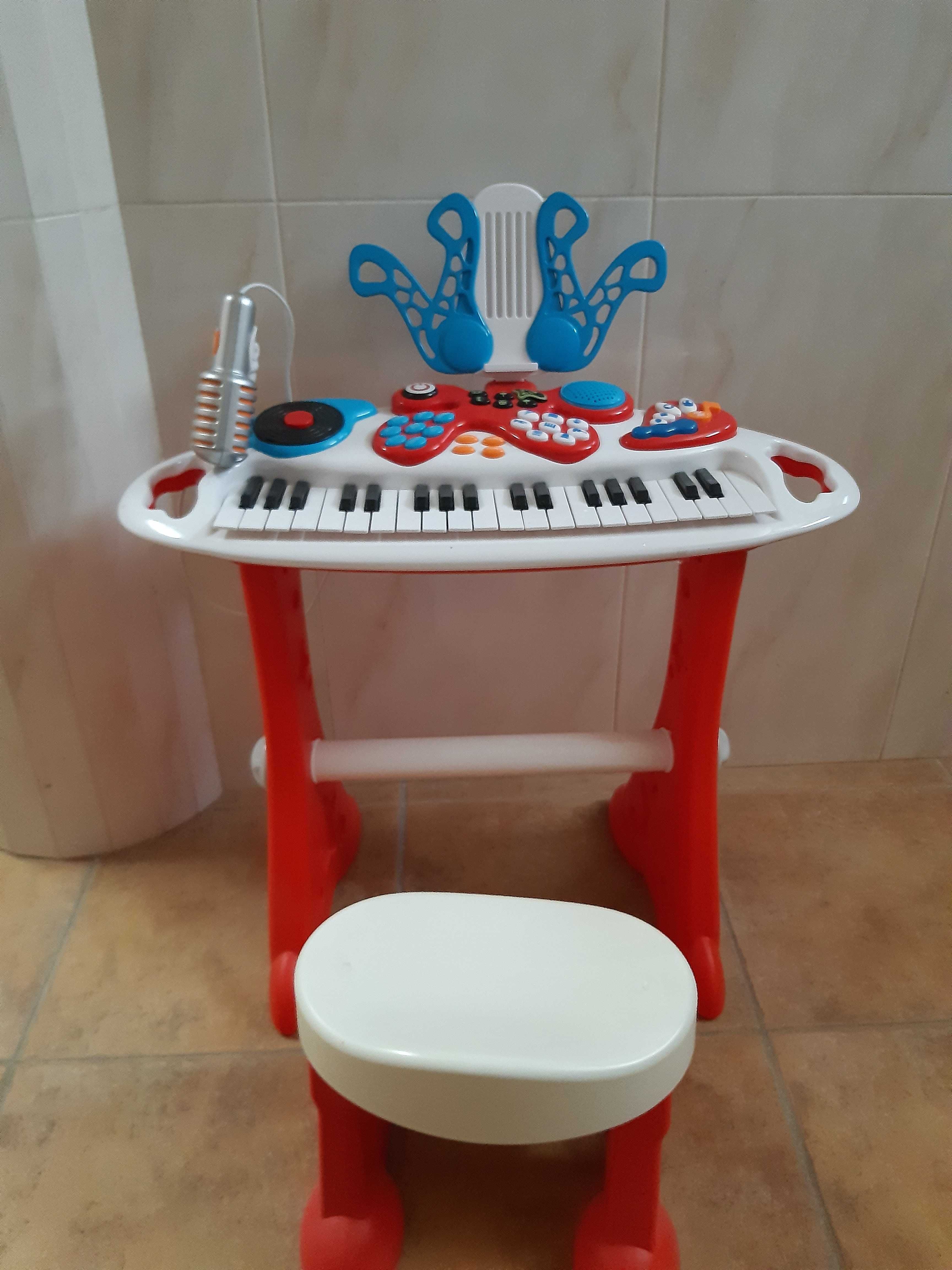 Piano para criança