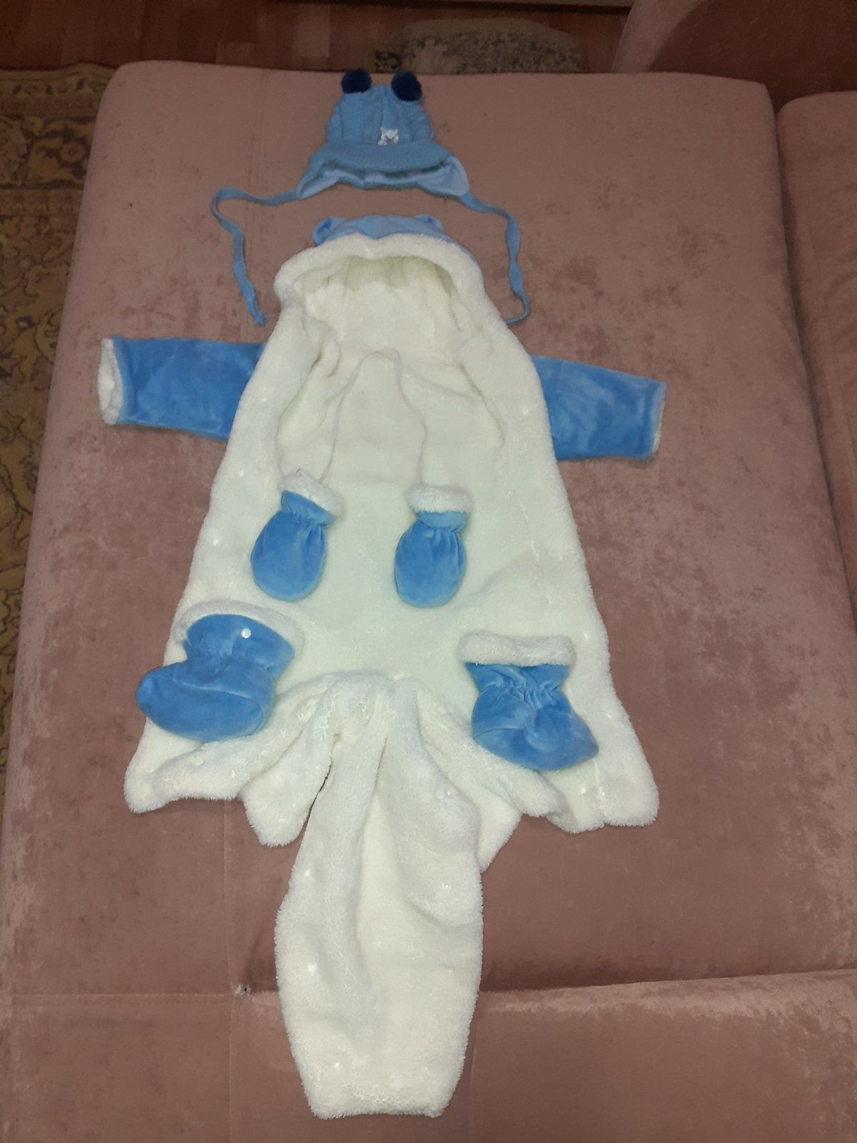 Теплый костюм для новорожденного