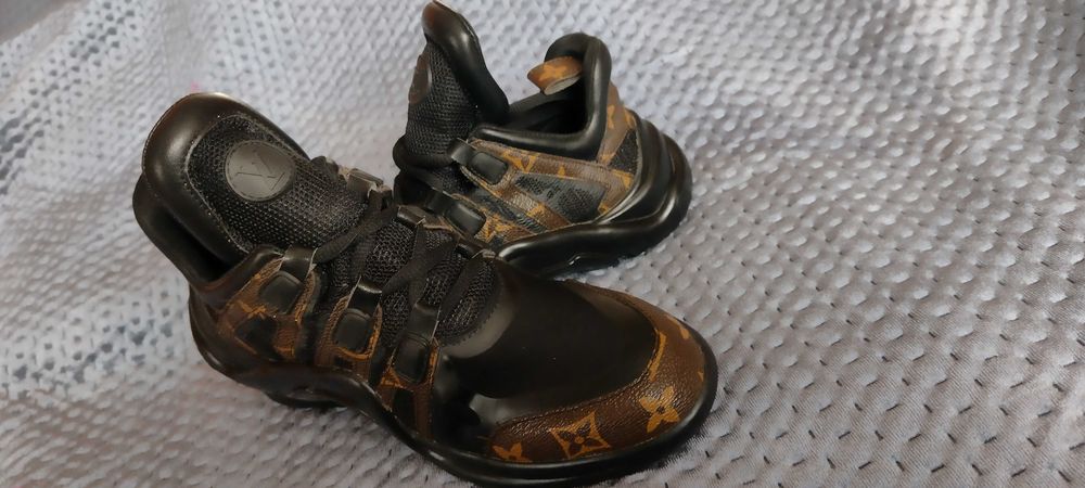 Oddam w atrakcyjnej cenie Louis Vuitton Archlight Sneaker Monogram 37