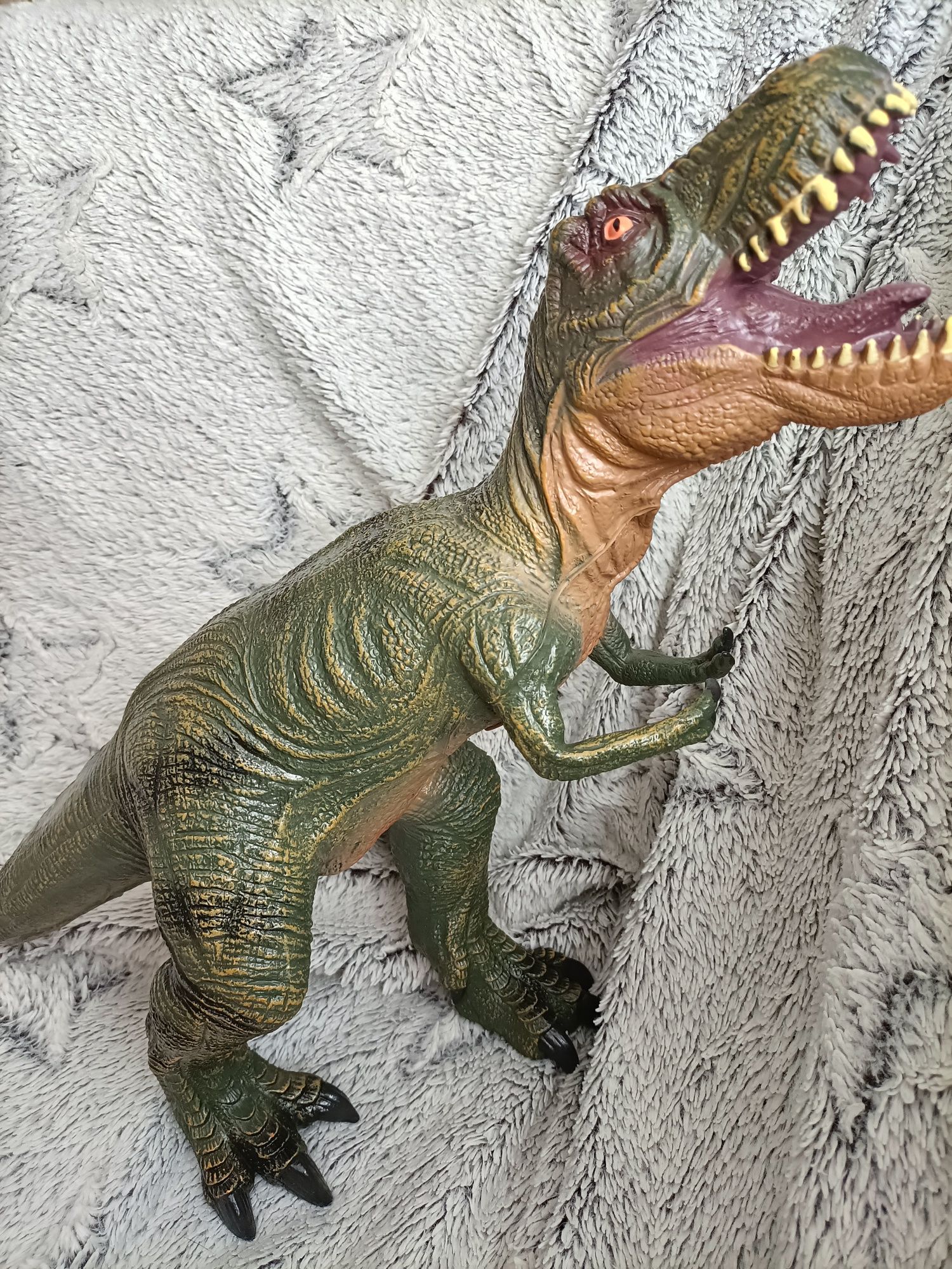 Duża figurka Ti Rex