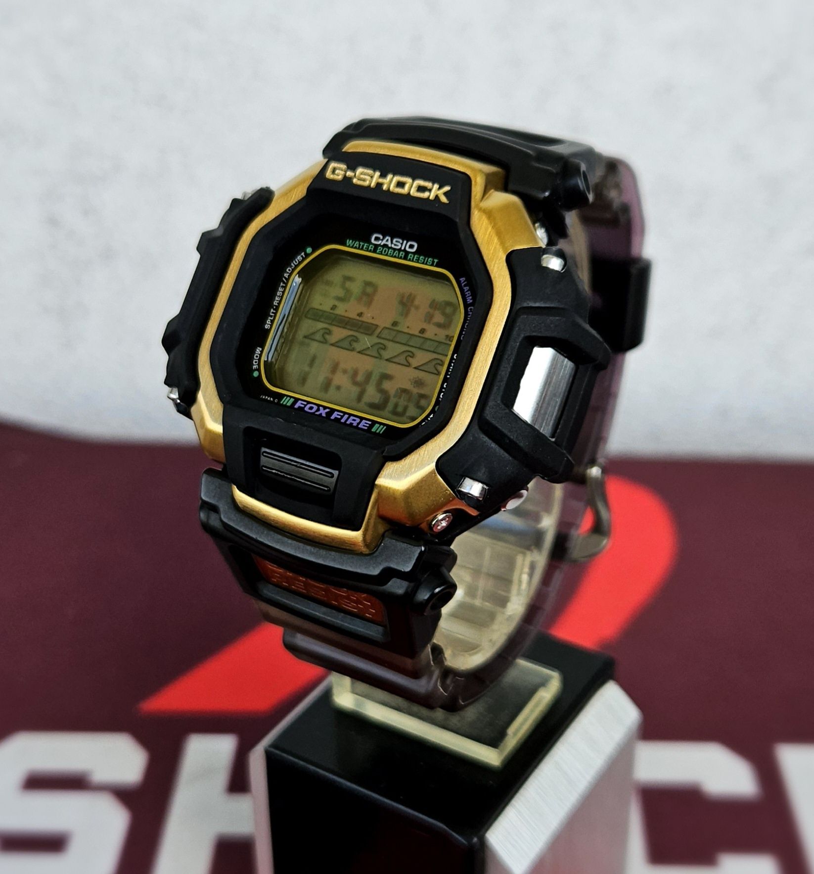Hit! DW-8160 Foxfire Endless Summer vintage-G Casio G-shock 1995
