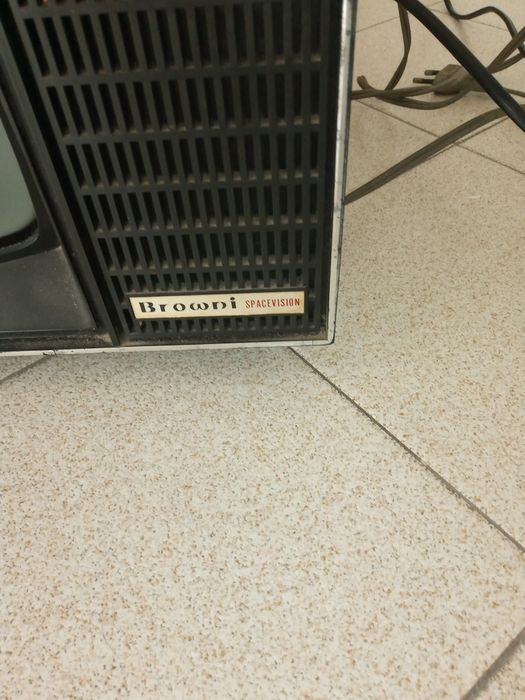 Televisão antiga