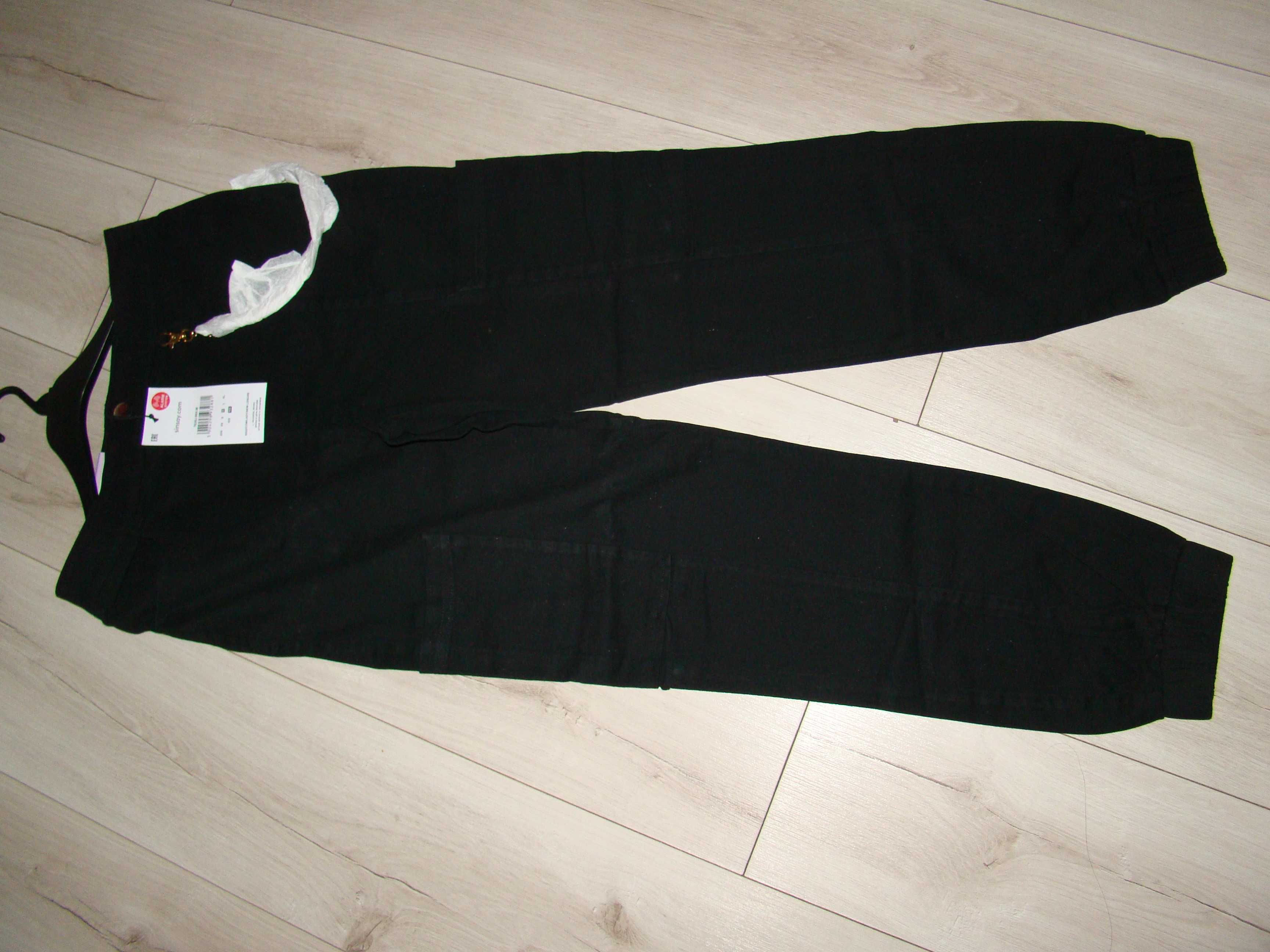 Czarne spodnie bojówki z kieszeniami roz M