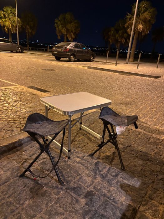 Conjunto de mesa e cadeiras exteriores